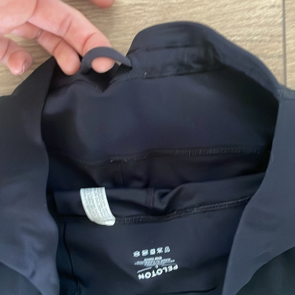 Peloton Bundle EUC both size Large - Picture 8 of 8